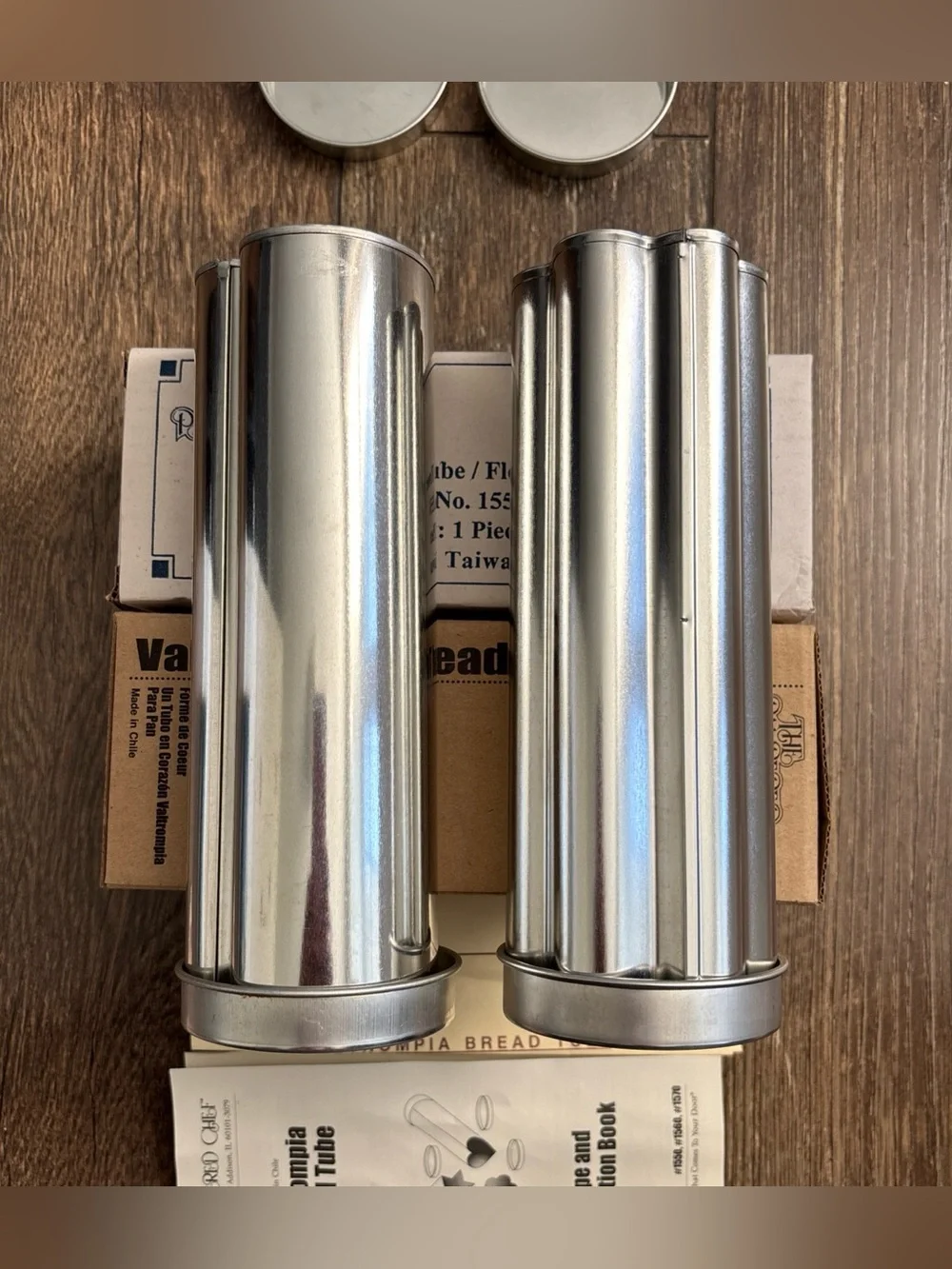 2 Pampered Chef Bread Tubes, Heart #1560 & Flower #1550 Stainless, Clean